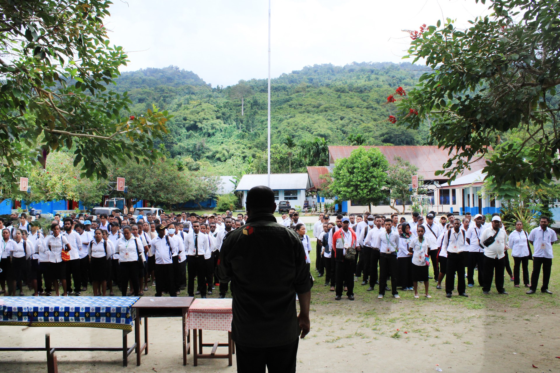 Tes Tertulis Para Peserta Calon Panwas Distrik Se-Kabupaten Teluk Wondama