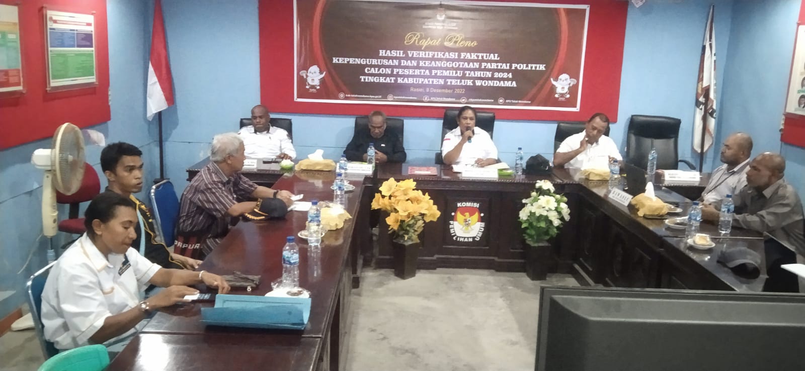 Bawaslu Teluk Wondama Hadiri Rapat Pleno Terbuka Hasil Verifikasi Faktual Perbaikan Kepengurusan dan Keanggotaan Partai Calon Peserta Pemilu 2024