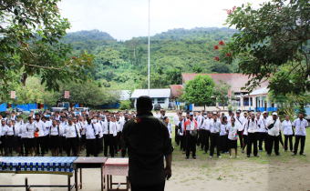 Tes Tertulis Para Peserta Calon Panwas Distrik Se-Kabupaten Teluk Wondama